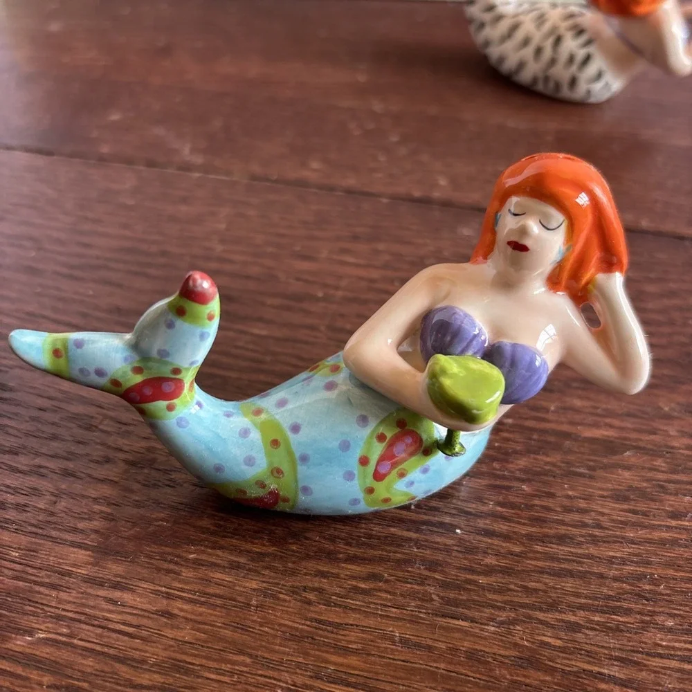 Cape‎ Shore Orange-Hair Mermaids 2007 Small Salt and Pepper Shakers Set (Flaw)